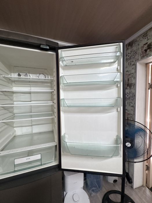 Холодильник Elextrolux 2м