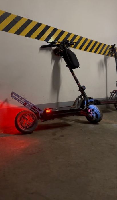 Продам электро самакат куго