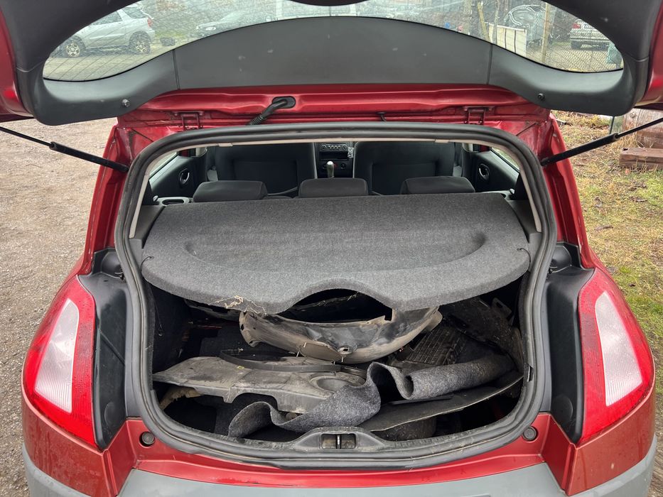 Рено Меган (2004г. 1.5DCI) на части