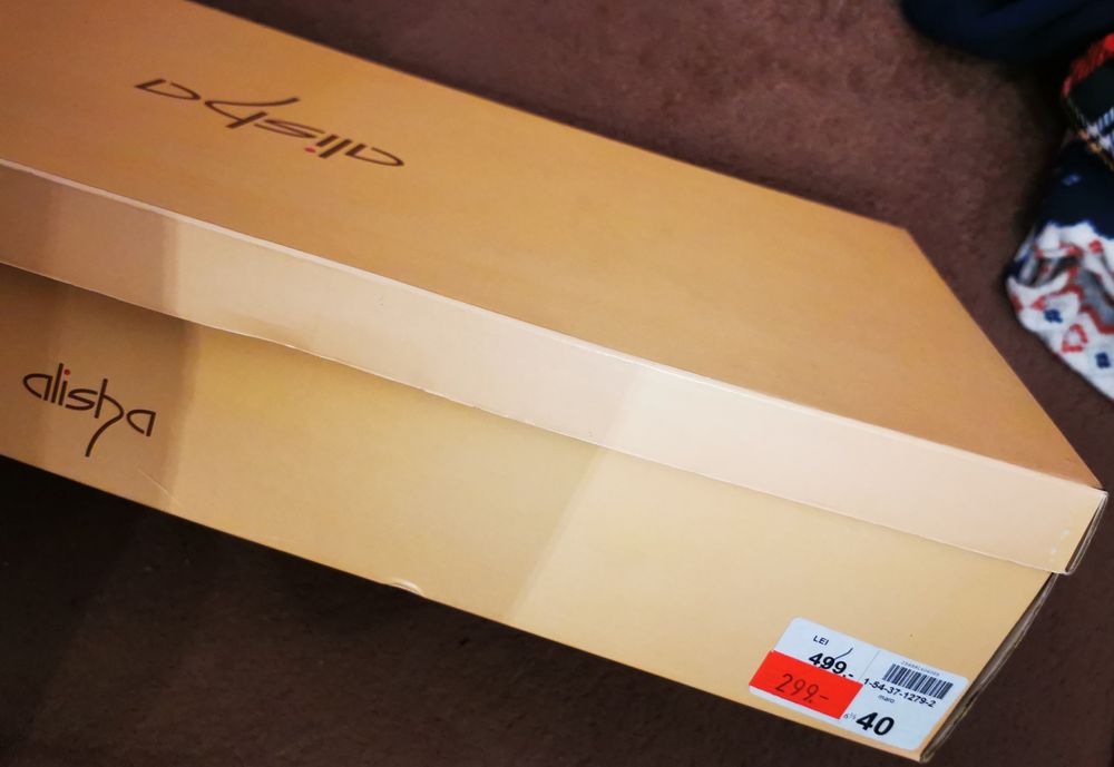 Vand cizme noi noute Disha marimea 40