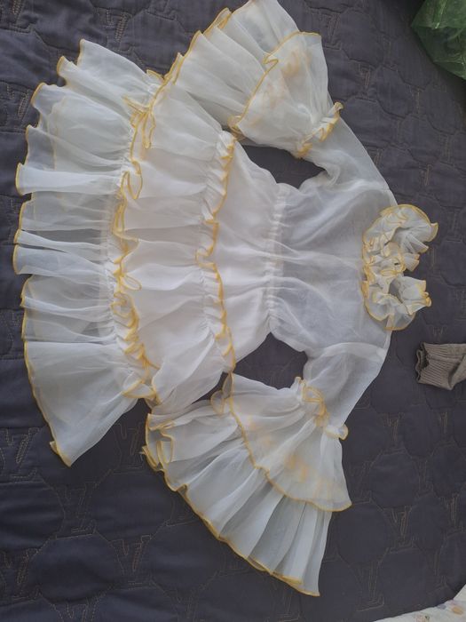 Продам на девочку платье