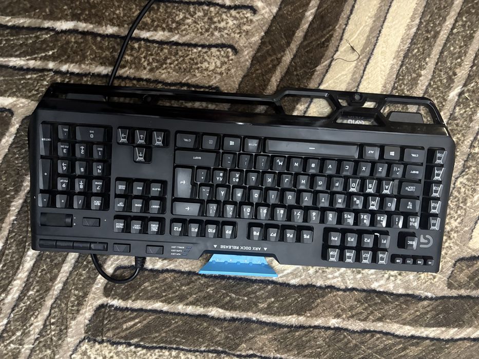 Vand Tastatură logitech G910 perfect funcționala