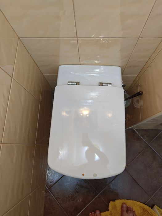 Продавам испанска тоалетна чиния Рока Сидни , Roca Sidney