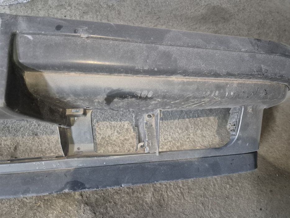 Передний бампер на Bmw E32 7ка