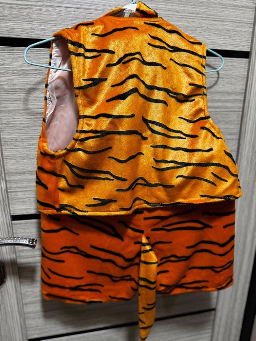 Продам детские костюмы