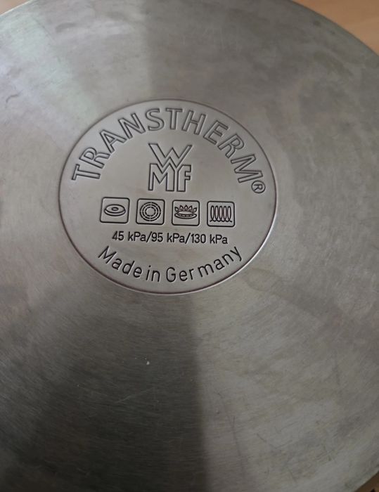 WMF Perfect pro 4,5l Тенджера под налягане произведена в Германия
