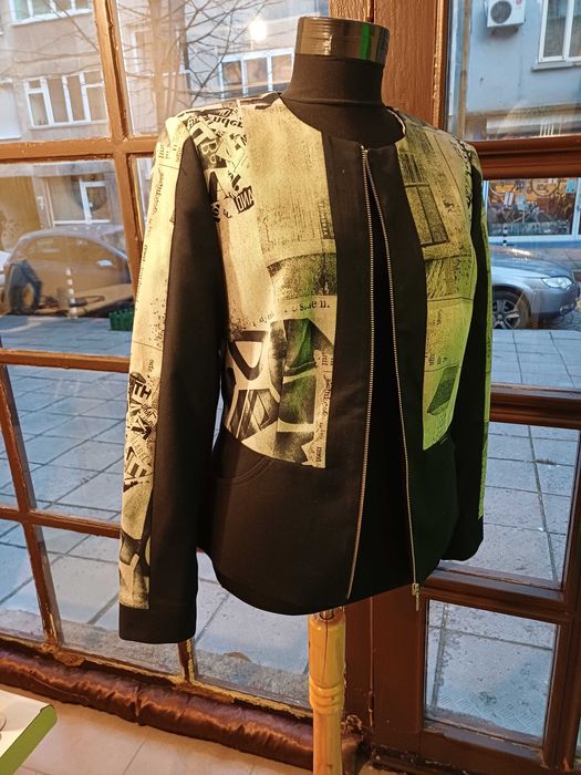 Дамско елегантно сако DIKA