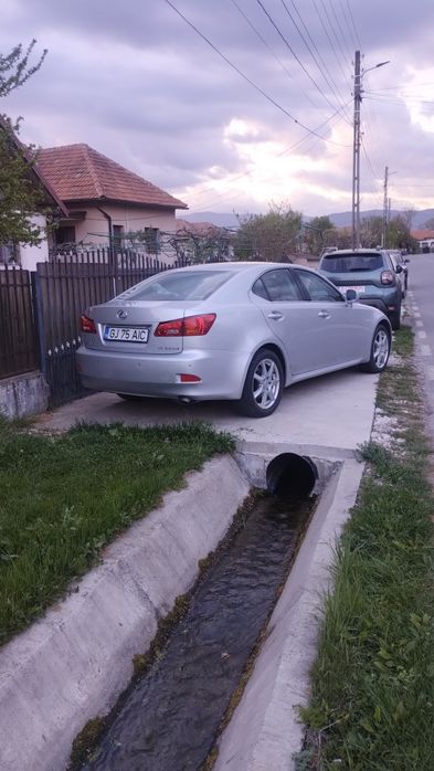 De vânzare Lexus is 220d