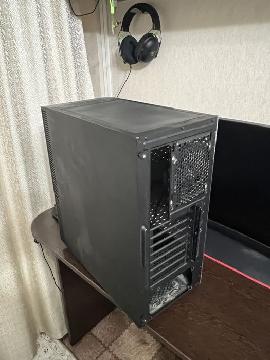 Прдам компьютерный корпус