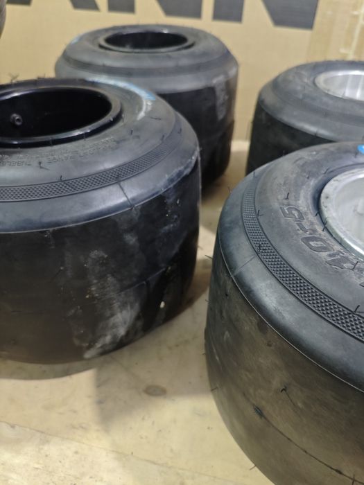 Шина для картинга