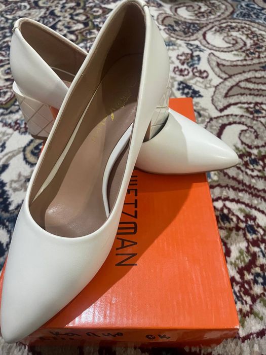 Toy va bazimlar uchun ayollar tufligi