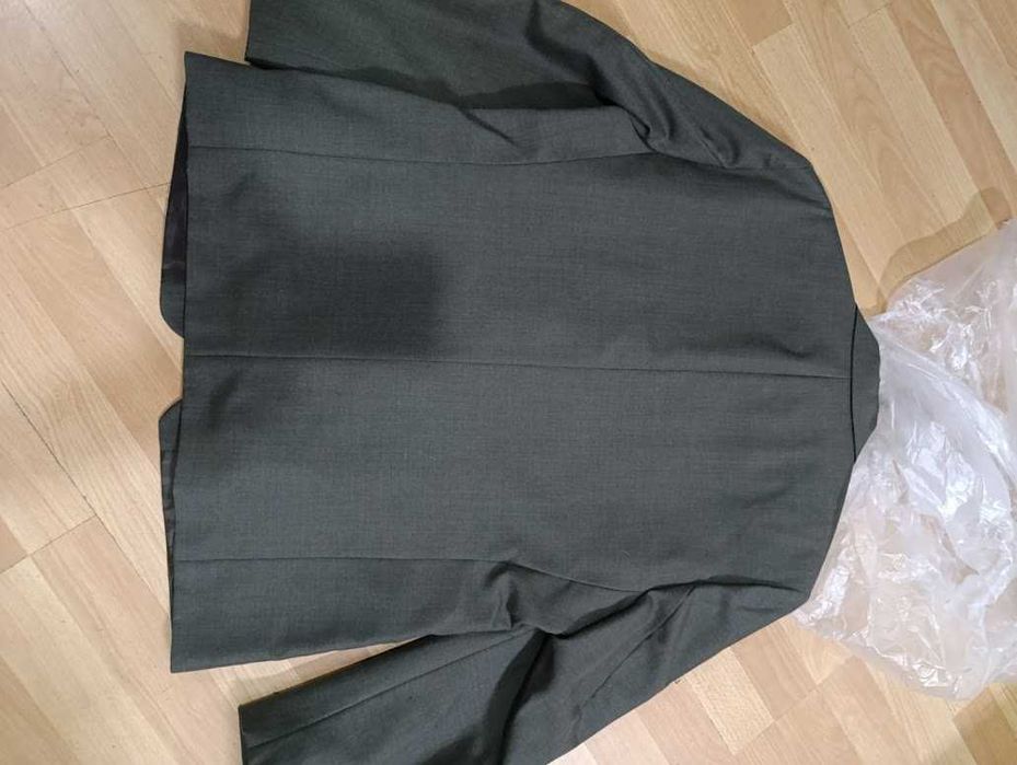 Нов стилен мъжки костюм + бонус