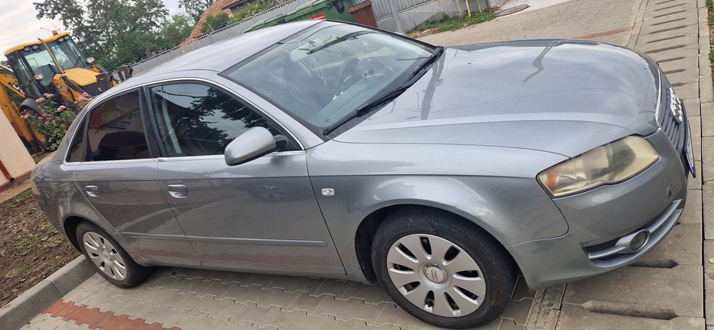 Vand Audi A4 foarte bine întreținută