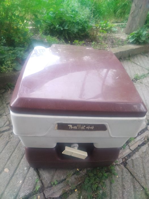 Преносима химическа  тоалетна за каравана, кемпер, къмпинг, лодка, вил