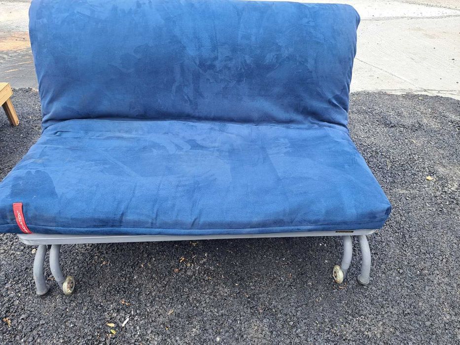 Vând canapea extensibilă