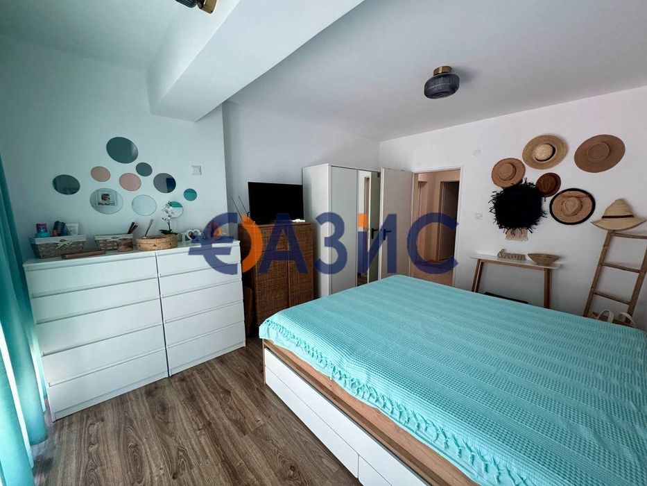 Продава се Тристаен апартамент в Несебър - 76 кв.м за 1007 €/кв.м - Снимка #8