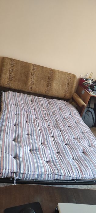 Разтегателен диван