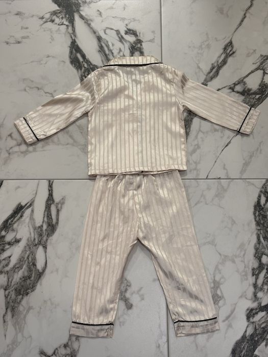 Елегантна пижама 12-18месеца