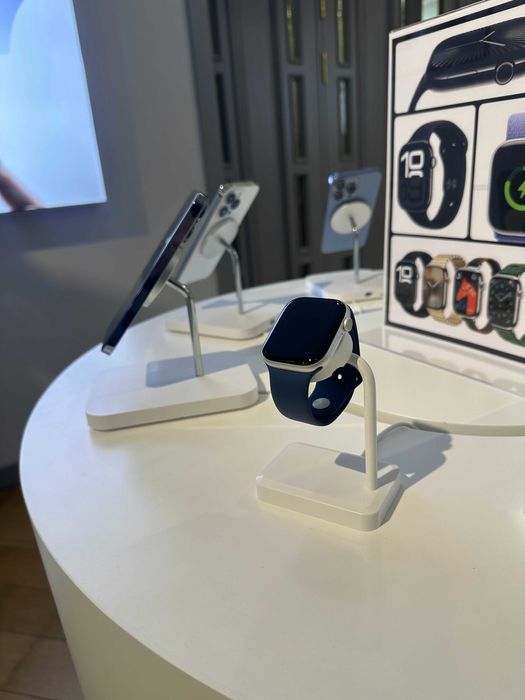 Apple iWatch 10 Series 46 mm Jet Black , Silver