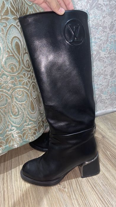 продам сапоги на каблуках