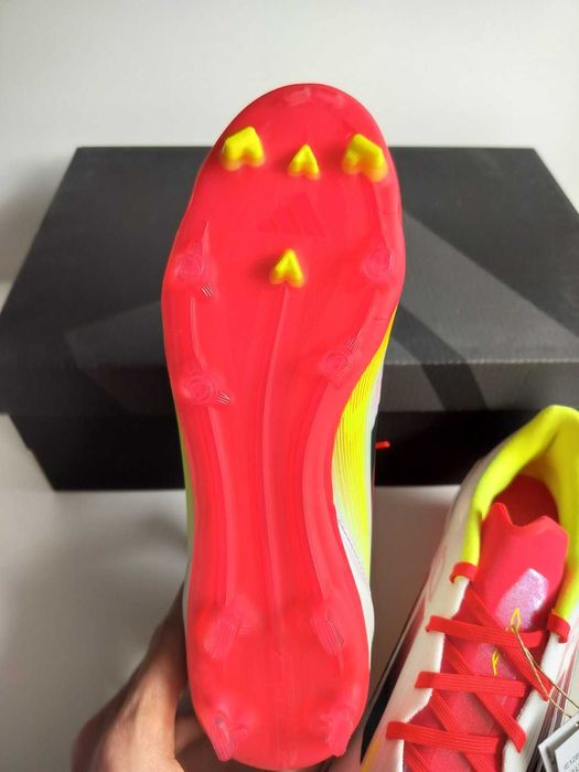 Чисто нови футболни обувки Adidas F50 League FG/MG