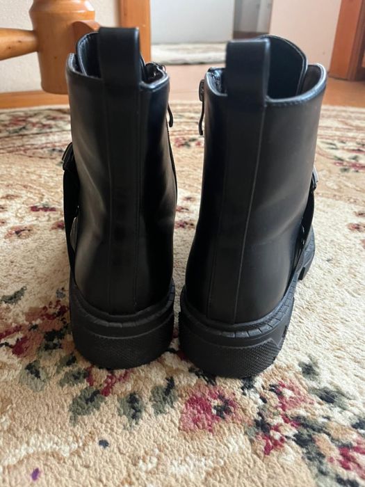 Ботинки зимние женские