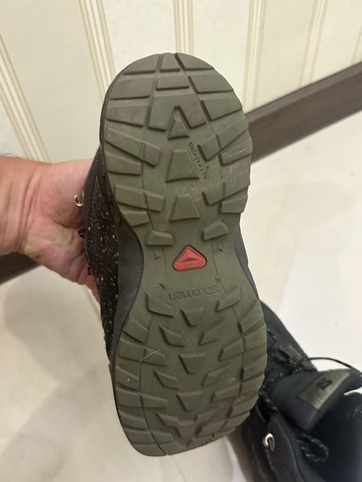 Продам десткую обувь Salomon