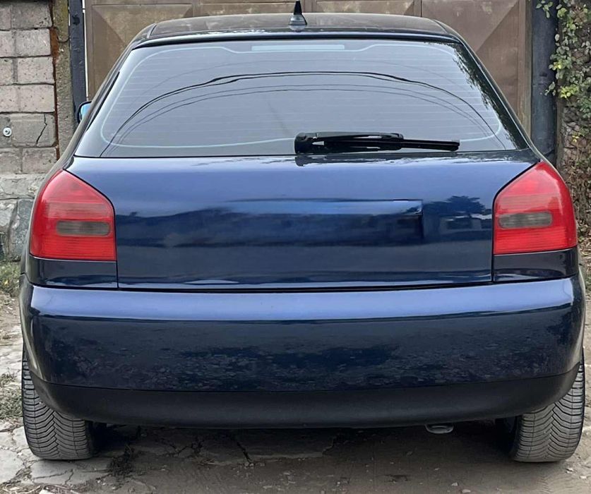 Продавам на части