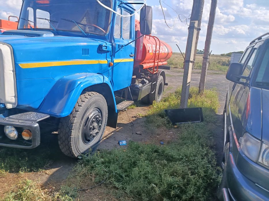 Топливо заправщик ЗИЛ