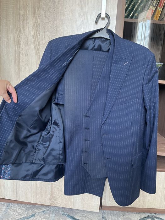 Тройка Синий костюм в полоску