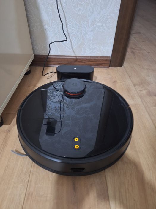 Продаётся робот пылесос Xiaomi
