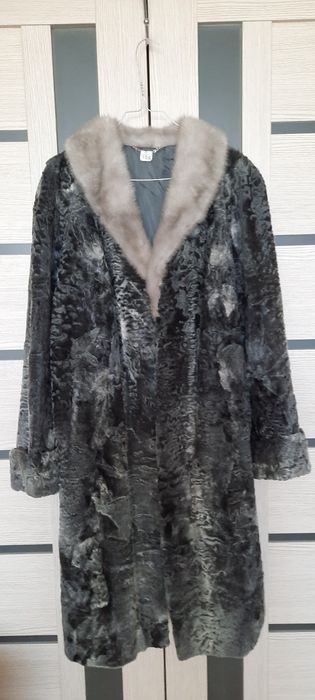 Шуба/пальто каракулевое