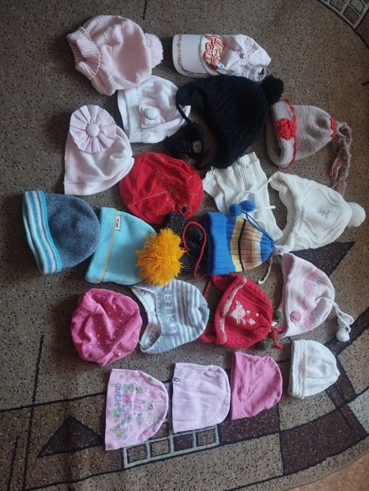 Шапки на все сезоны от 1 года и до 6-7 лет.