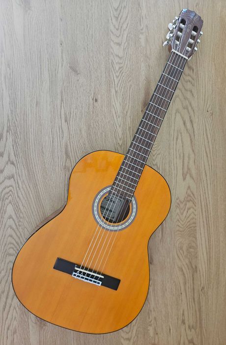 Класическа китара Aria CGPN-002 – пълен комплект, почти неизползвана