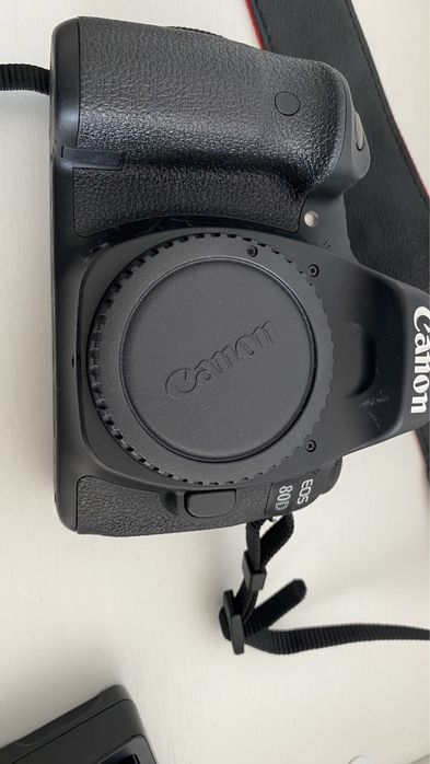 Canon 80d в отличном состоянии.