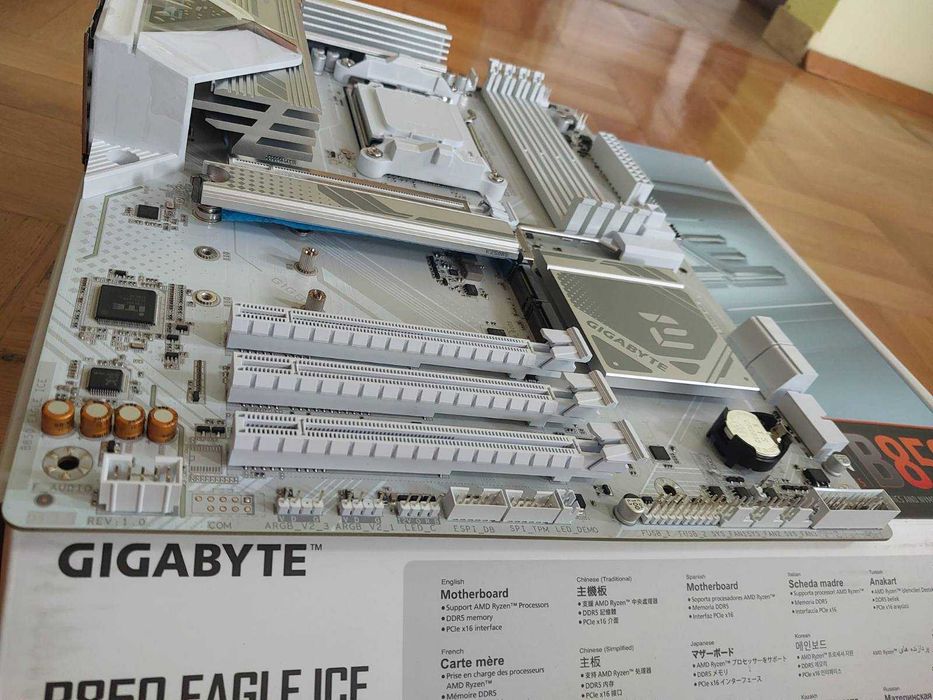 Ryzen 7 9800X3D + Gigabyte B850 Eagle ICE
