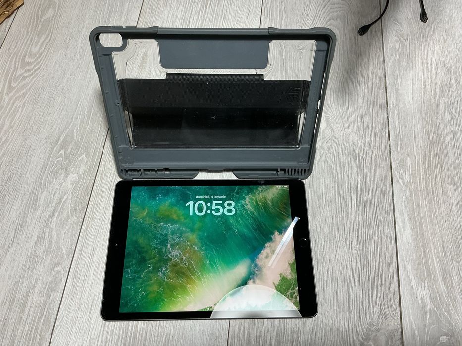 Apple iPad 8 10.2" 32GB Wi-Fi Space Grey