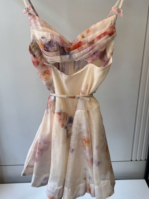 Дамска рокля с коланче