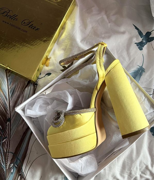 Обувки на висок ток