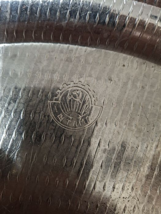 Продам поднос латунная