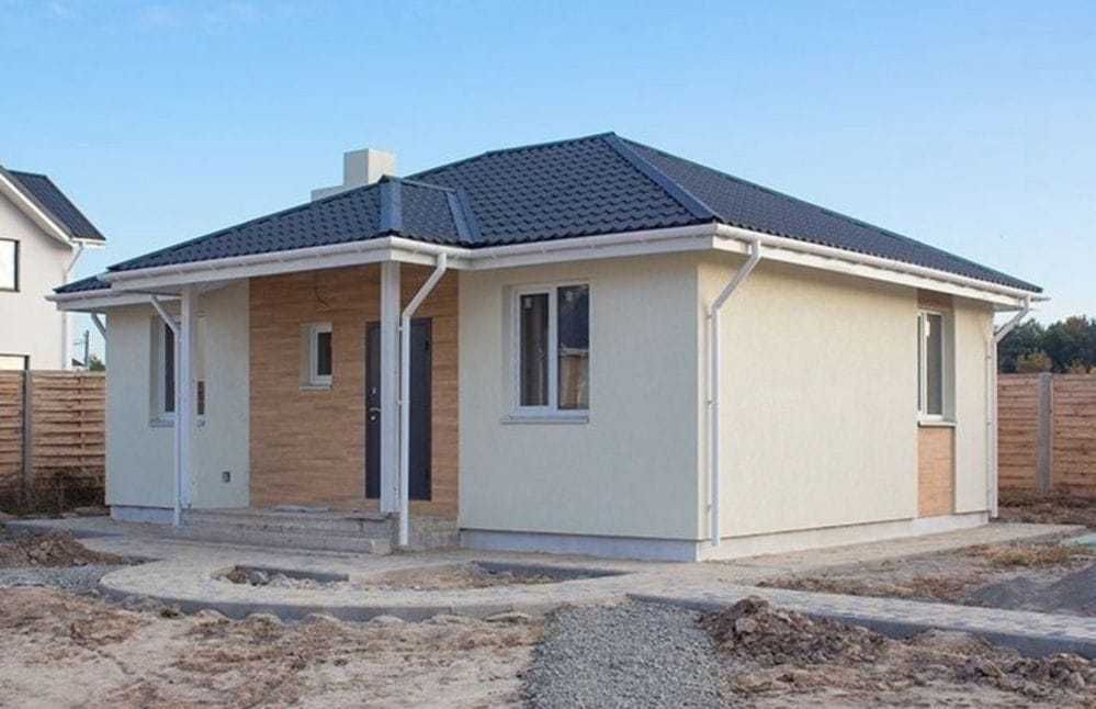 Vand case pe structura metalica
