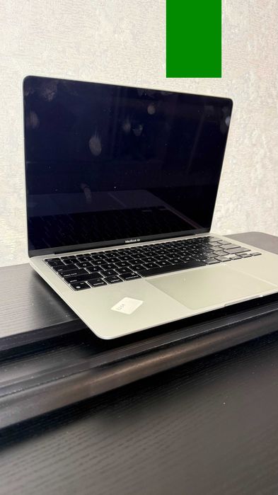 Продам MacBook Air M1 (2020), 256 GB