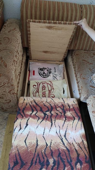 Мягкий диван для гостиной