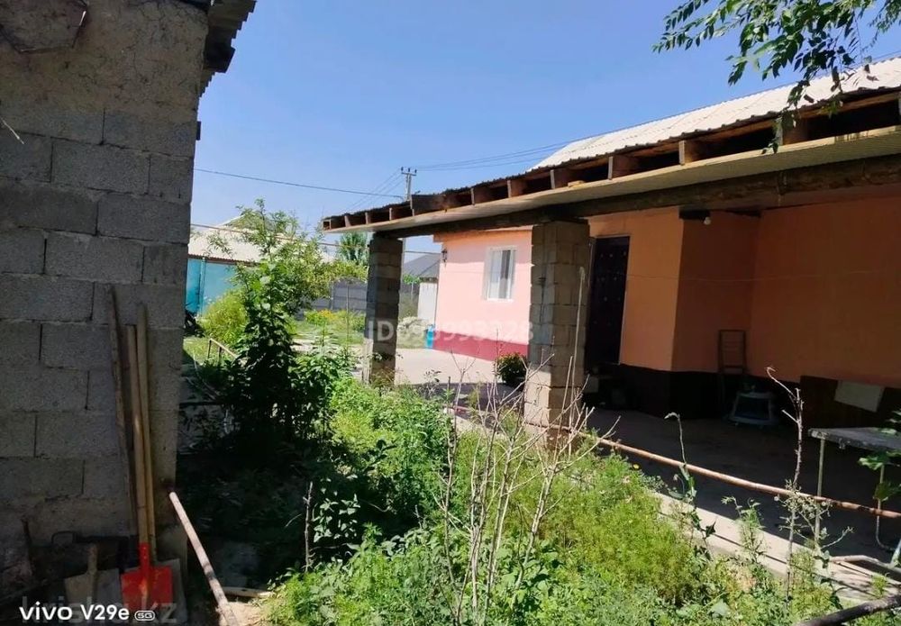 Продам 5ти ком. саманный дом