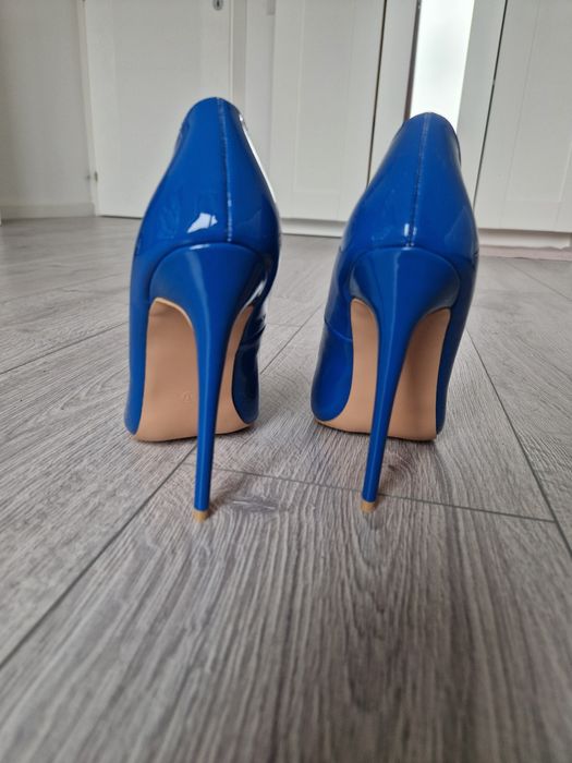 Pantofi cu toc dama noi