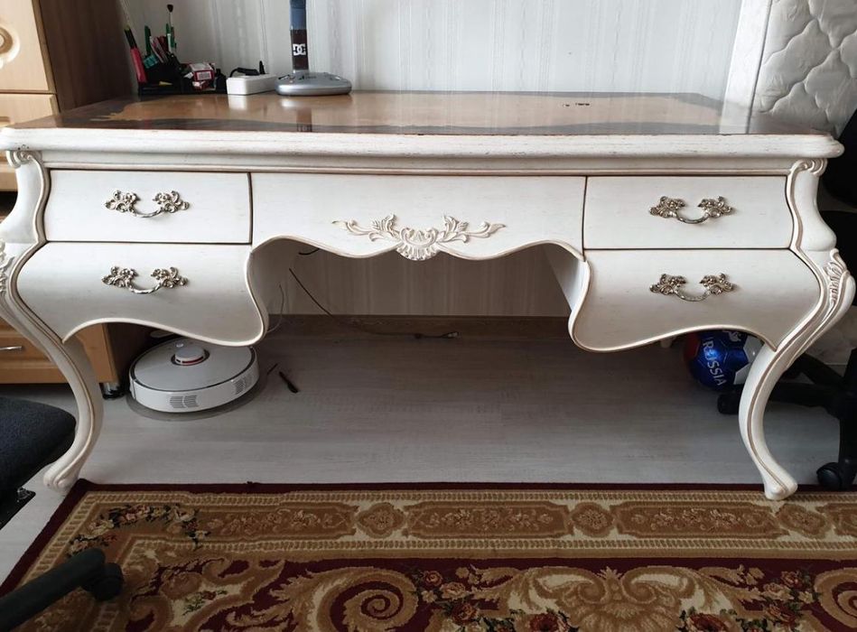 Продам винтажный стол