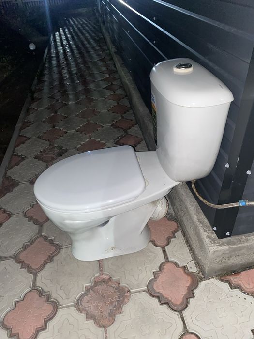 Продам унитаз в хорошем состояний