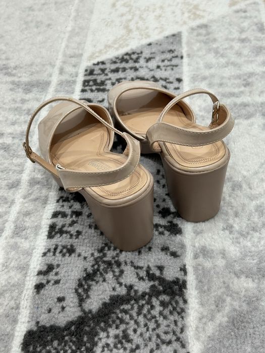 Продам бежевые туфли, 36 размер