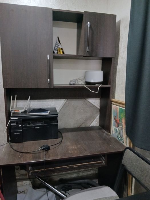 Продам компьютерный стол б/у