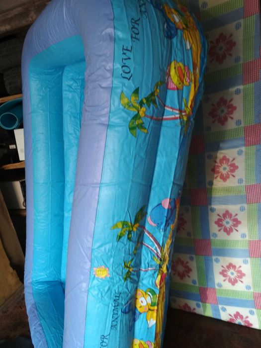 Детский бассейн , надувной, в хорош сост!